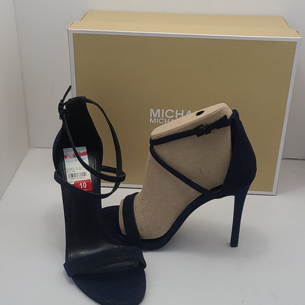 MK  Antonia sandal